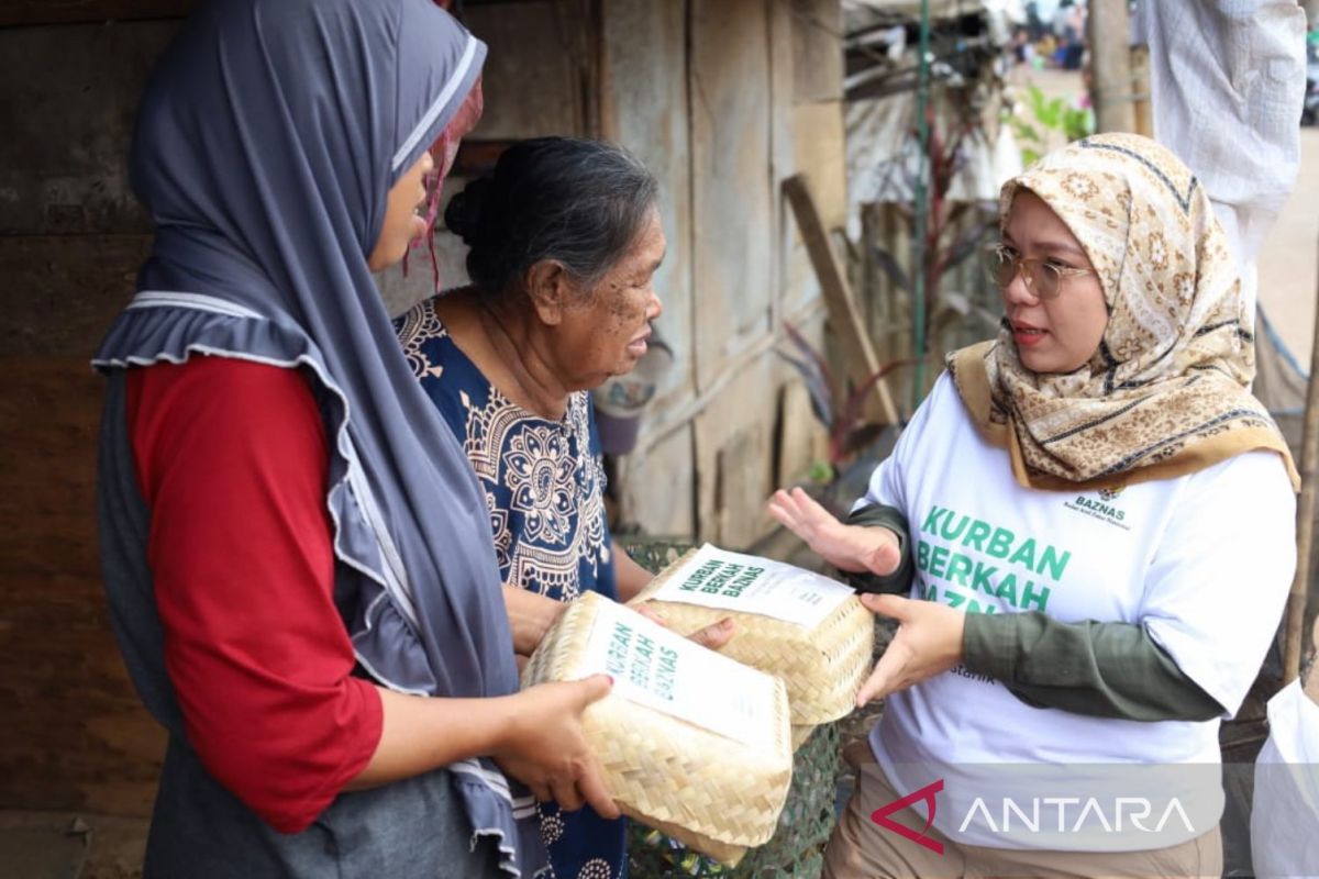 Baznas distributes Eid al-Adha Qurban meat in Bantargebang