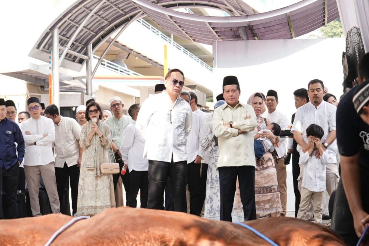 Bapekis dan Karyawan BRI salurkan 961 hewan kurban