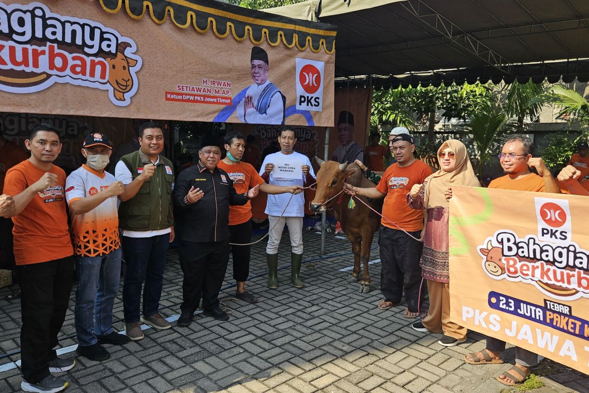 PKS Jatim salurkan 175.250 paket daging kurban ke warga