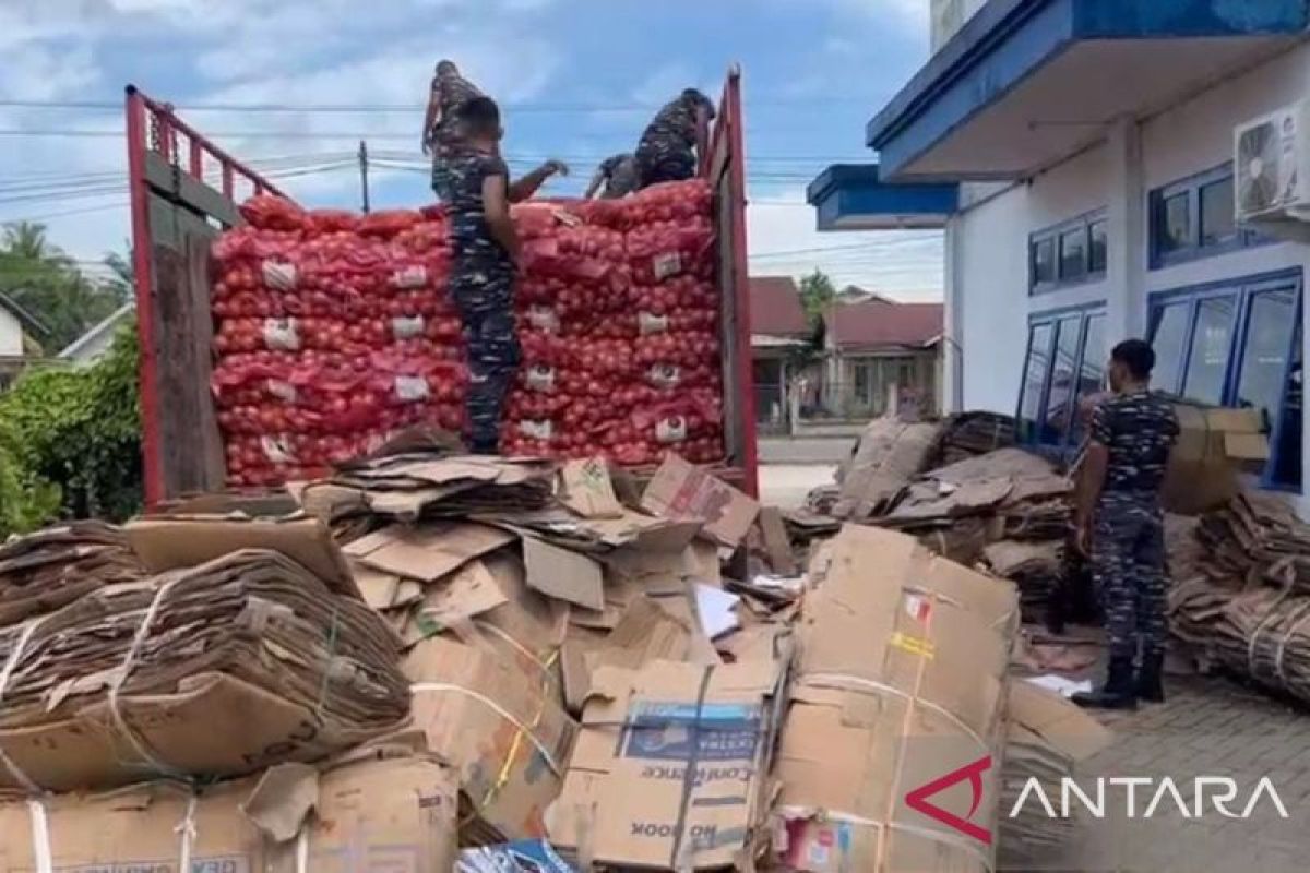 TNI AL menggagalkan penyelundupan 11,1 ton bawang bombay ilegal