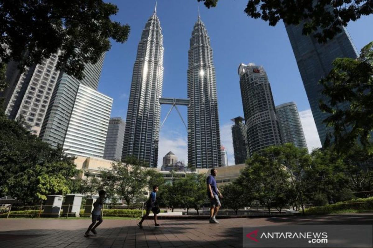 Kurangi 10 persen pegawai, perusahaan Migas Petronas jalani transformasi strategis