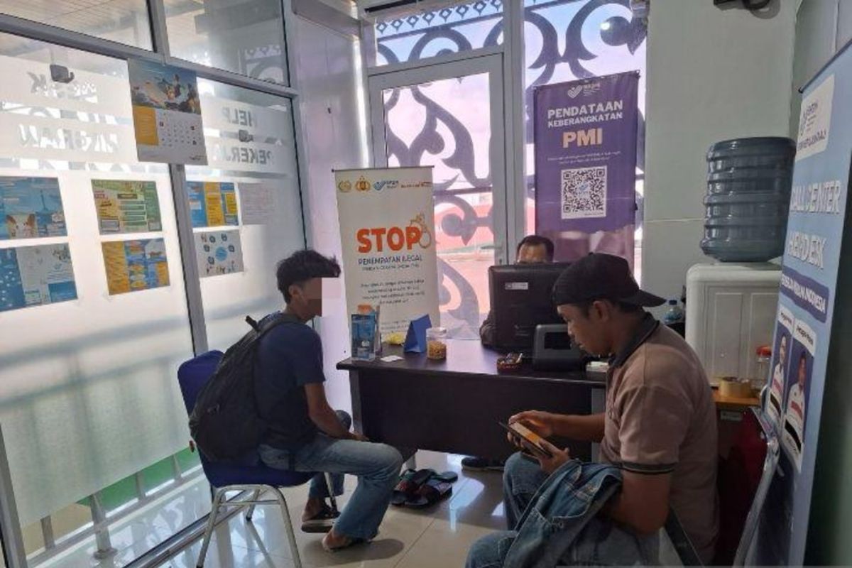 Man kept from illegally going to Cambodia for e-gambling job