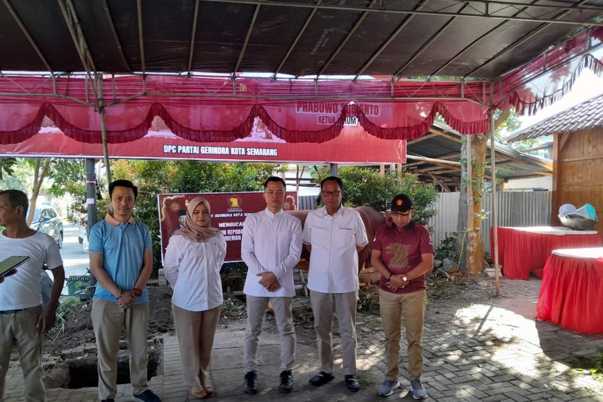 Menlu Sugiono kurban sapi di Kantor Gerindra Kota Semarang