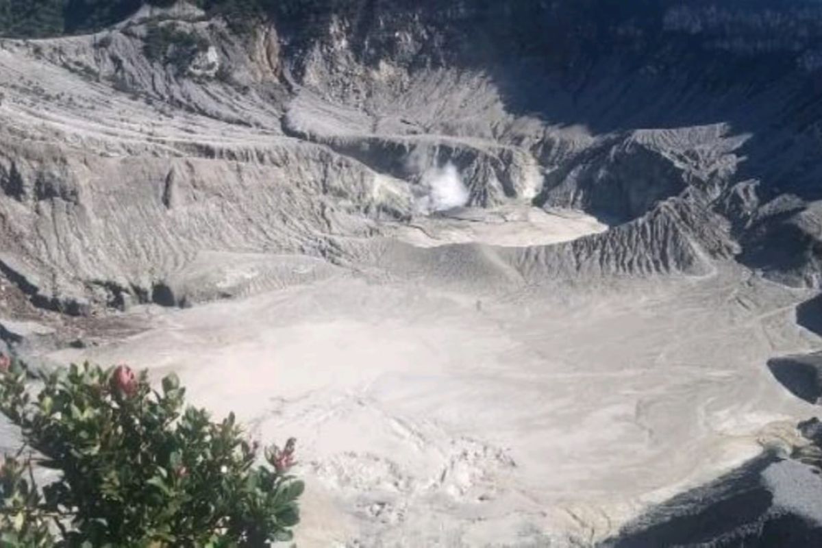 Titik panas kawah Gunung Tangkuban Parahu tidak tunjukkan perluasan