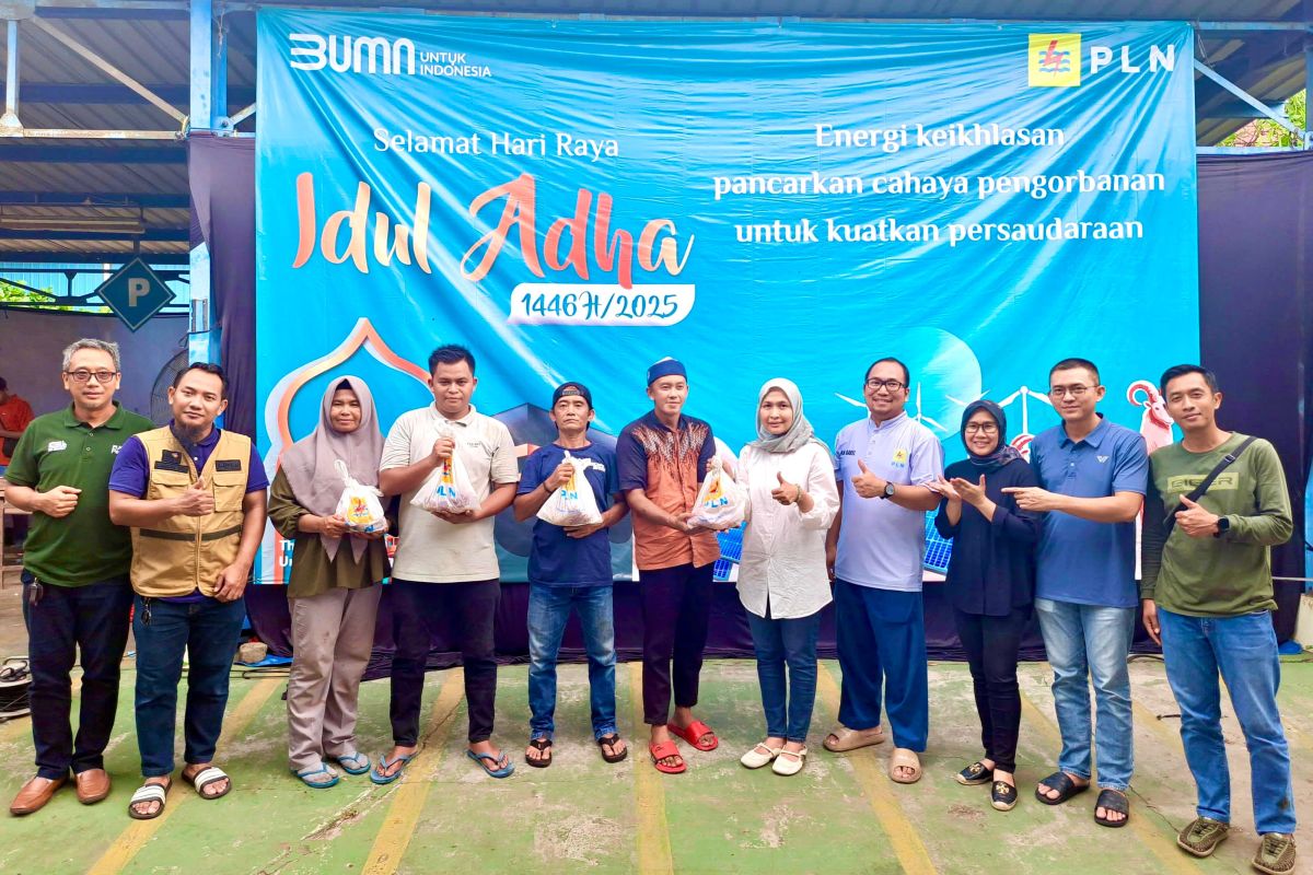 PLN Babel bagikan 1.000 lebih paket daging qurban dalam momen Idul Adha 1446 H