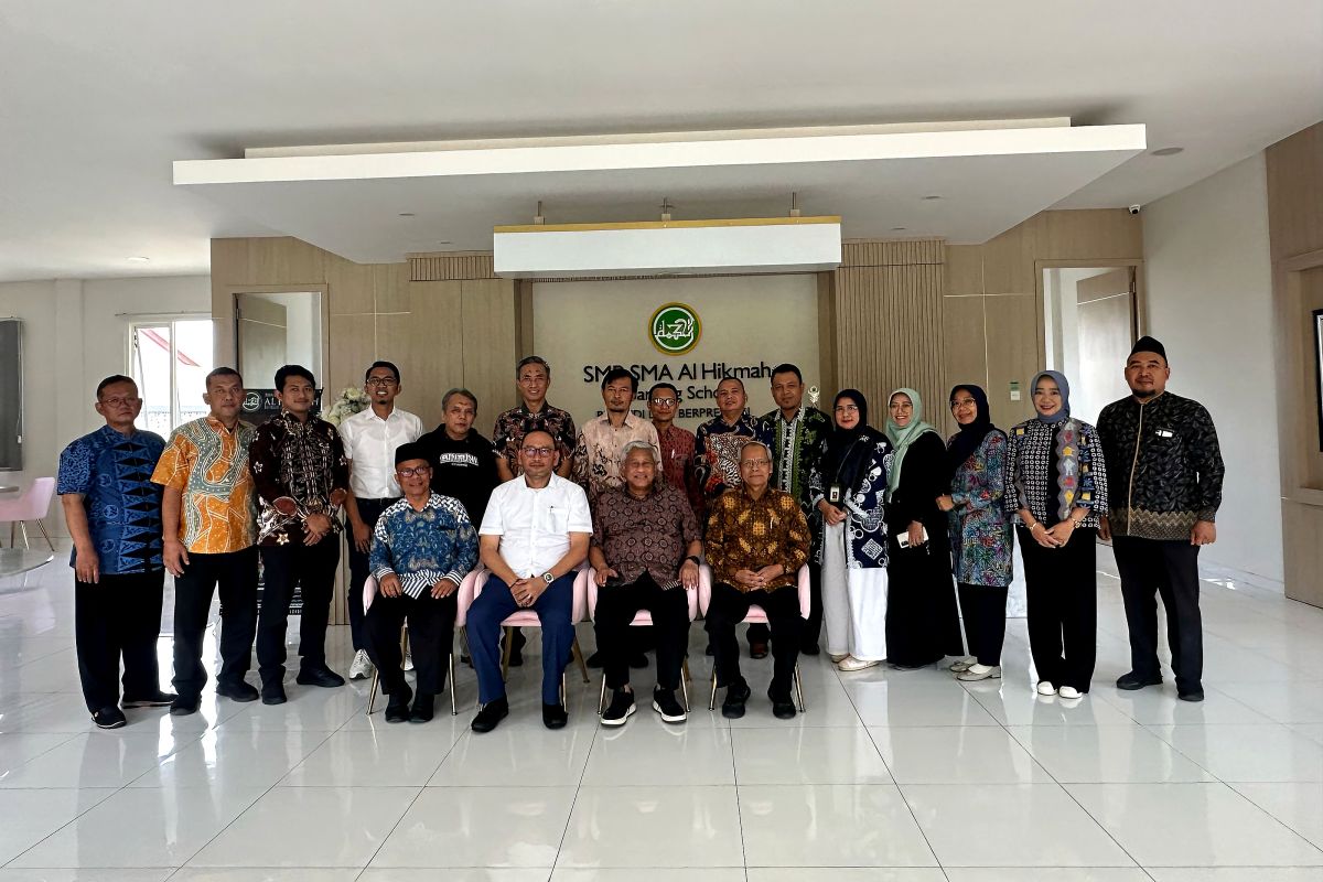 Kemensos studi membanding ke sekolah unggulan untuk Sekolah Rakyat