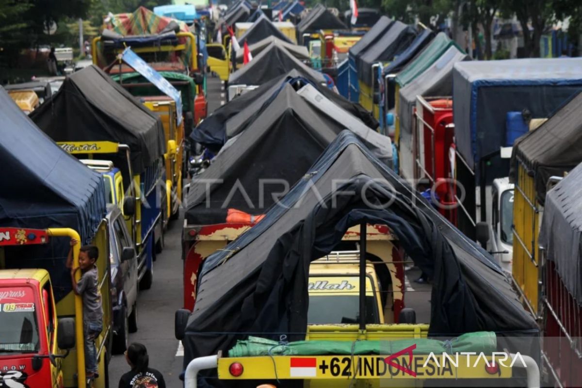 Polresta Samarinda  tegur 80 sopir truk ODOL yang lewati jalur kota
