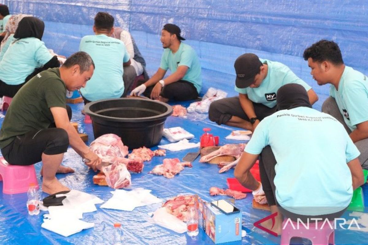 Pertamina Patra Niaga berbagi hewan kurban kepada 2.300 warga