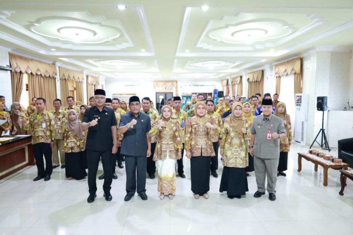 Bupati HSU lantik Tim Pembina Posyandu HSU