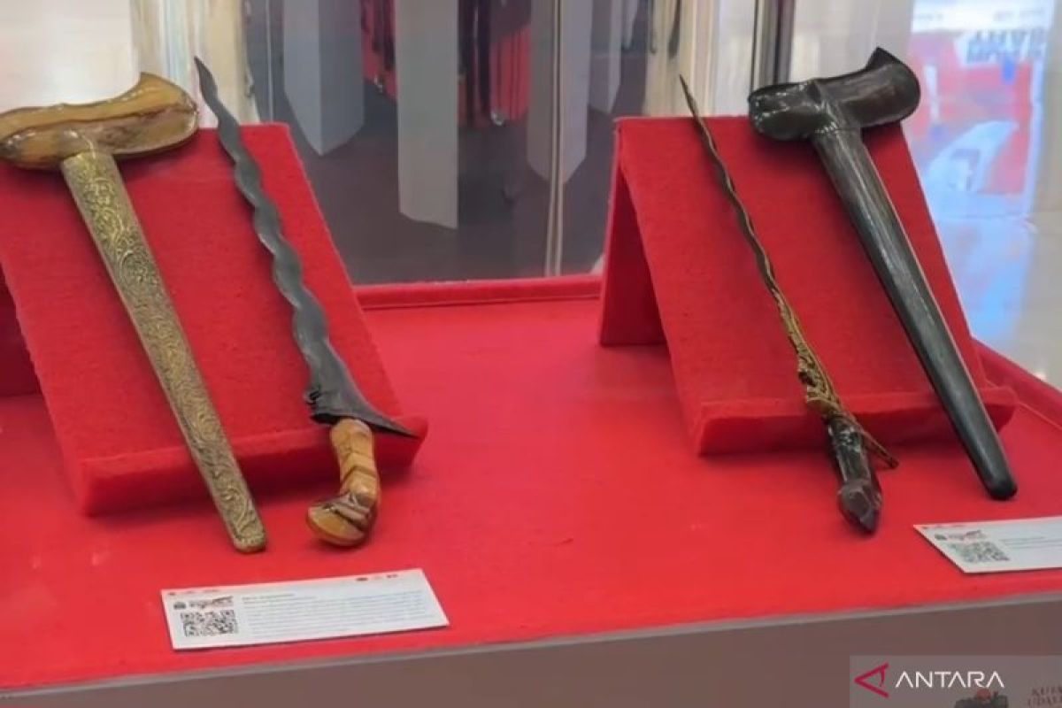 Pemkab Bogor gelar pameran pusaka kerajaan di Cibinong City Mall