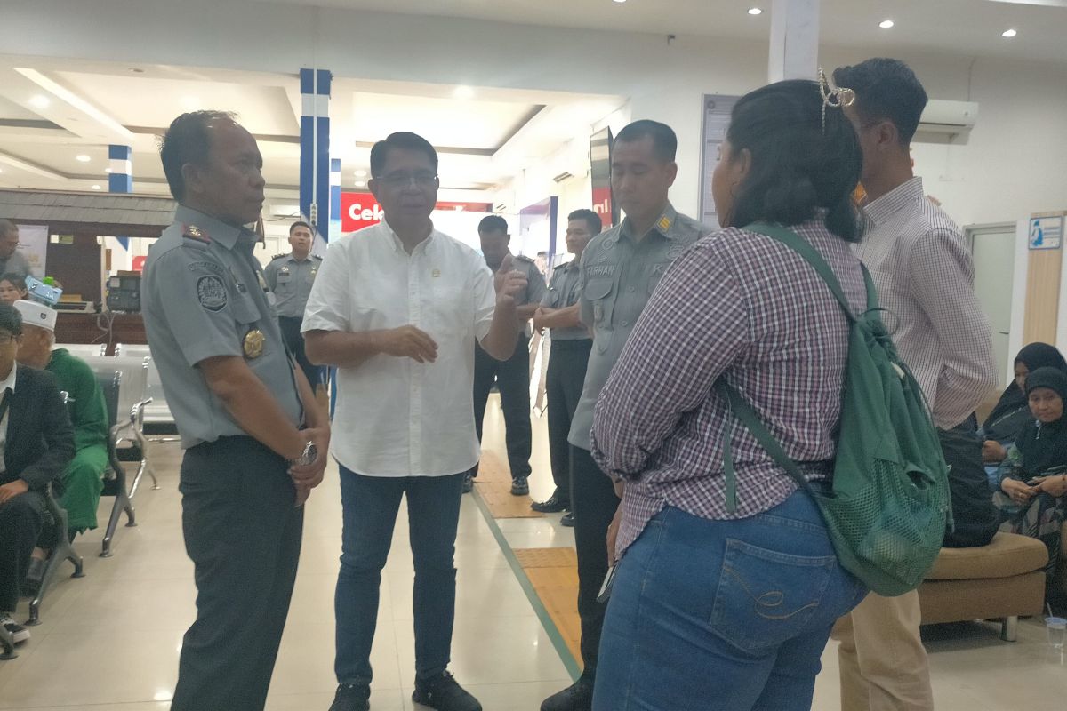 DPR RI tinjau pelayanan imigrasi Singkawang