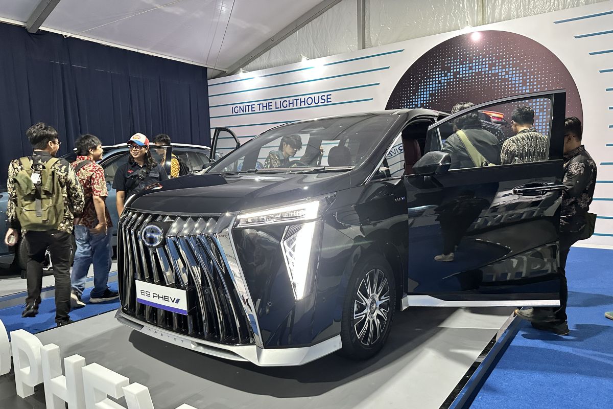 GAC AION pamerkan MPV hybrid E9 di pabrik Purwakarta