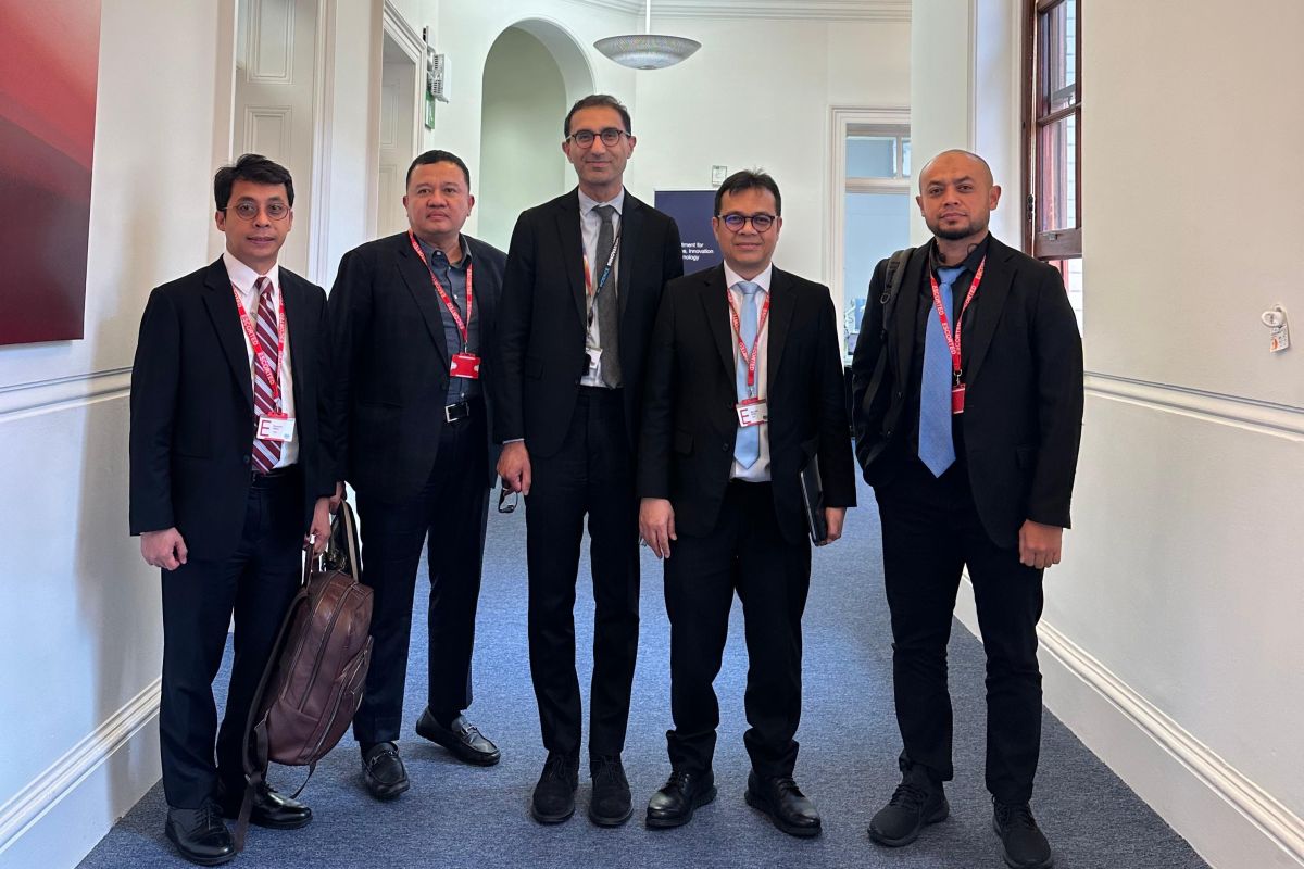 Indonesia explores cooperation in AI, digital tech with UK