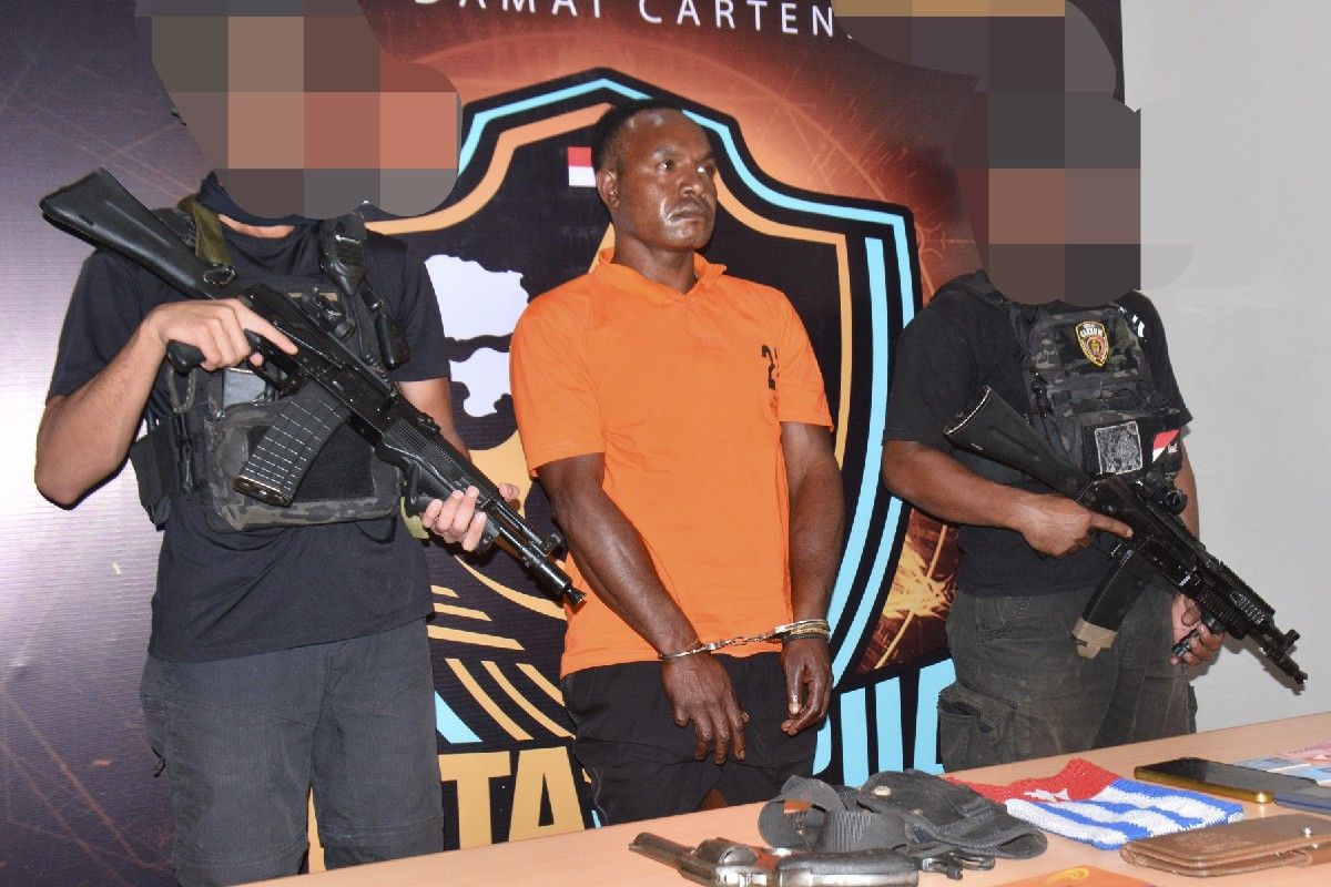 Satgas Damai Cartenz tangkap anggota KKB Yekis dan amankan pistol di Timika