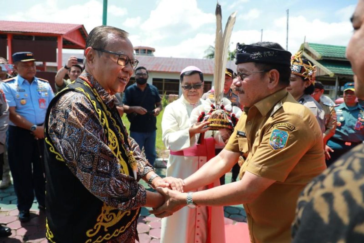 Wagub Kaltara Sambut Kedatangan Kardinal Ignatius Suharyo