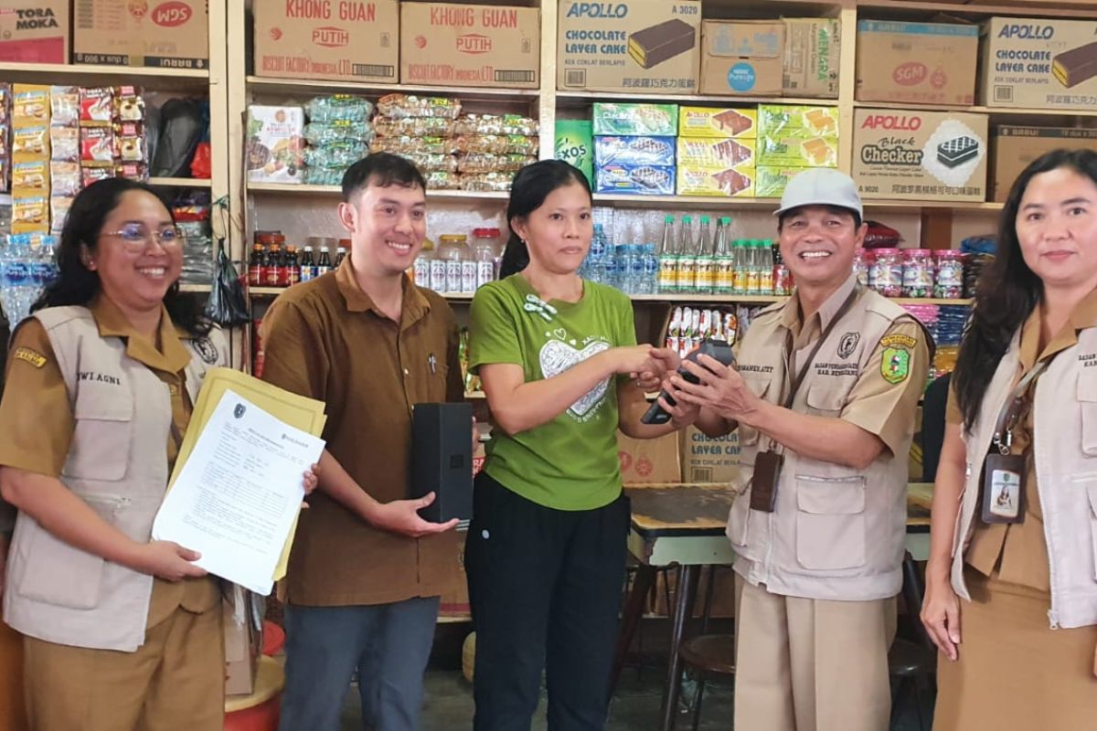 Bapenda Bengkayang memasang 