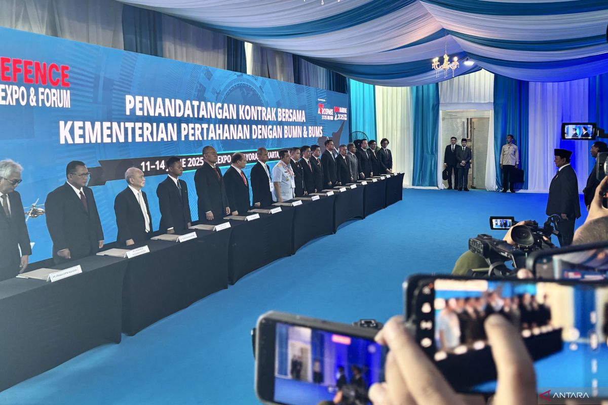 Prabowo witnesses signing of 27 MoUs at Indo Defence Expo