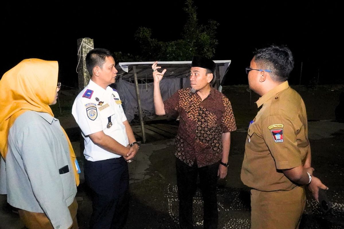 Wawako  Maigus Nasir tinjau wisata Pantai Padang