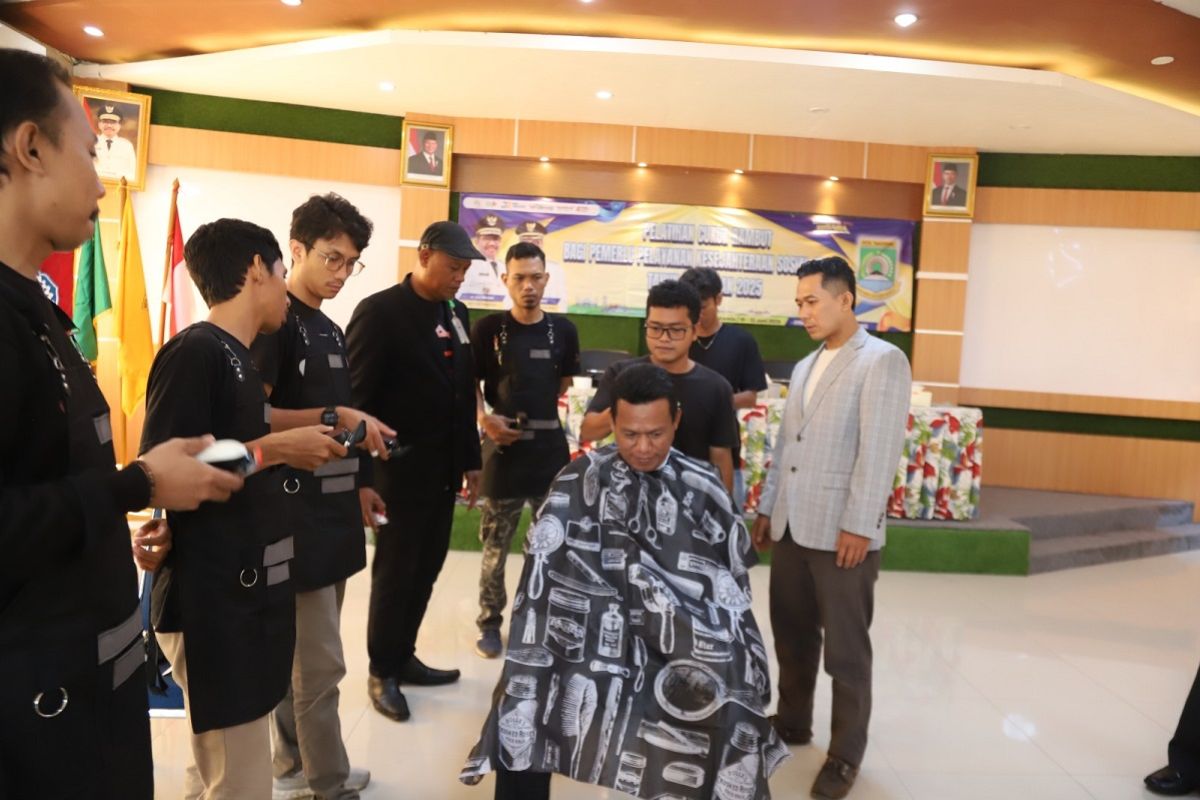 Wujudkan kemandirian ekonomi, Dinsos Tangerang gelar pelatihan cukur