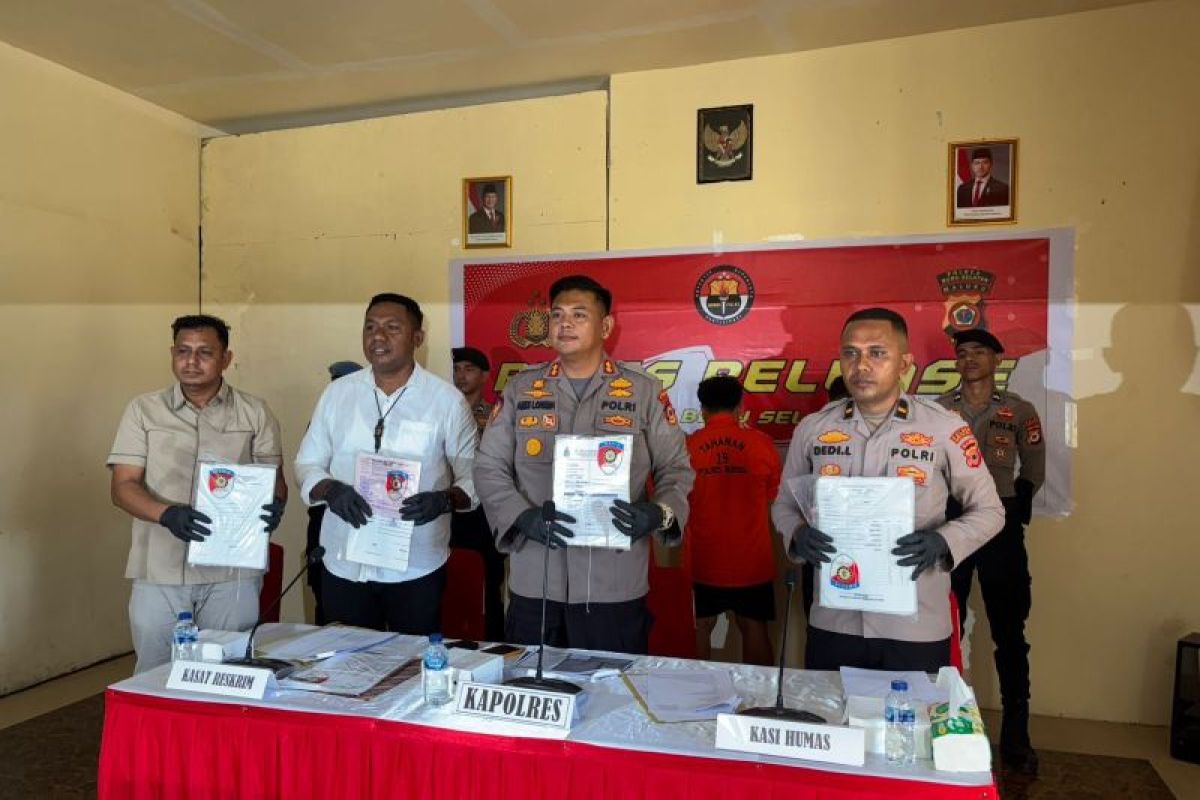 Polisi tahan tahan tiga tersangka korupsi obat puskesamas  di Bursel