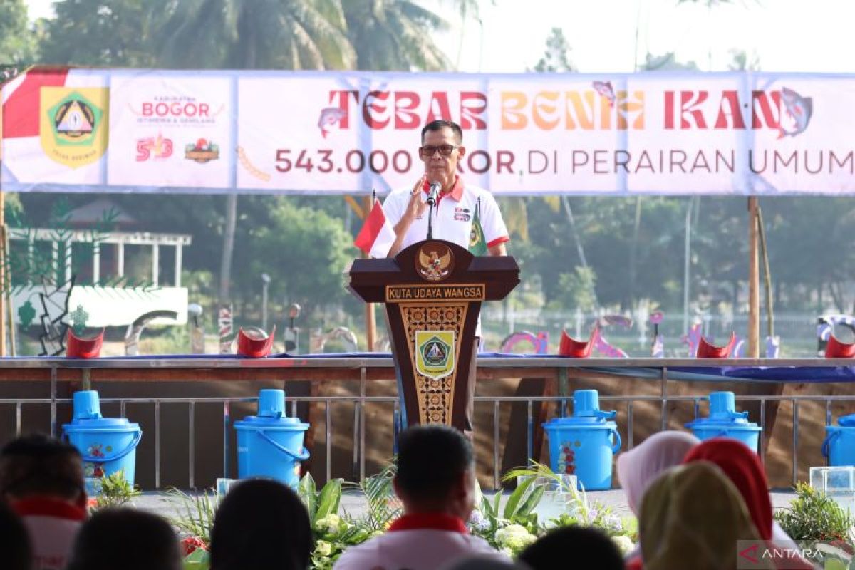Pemkab Bogor tebar 543 ribu benih ikan di 15 situ pada peringatan HJB