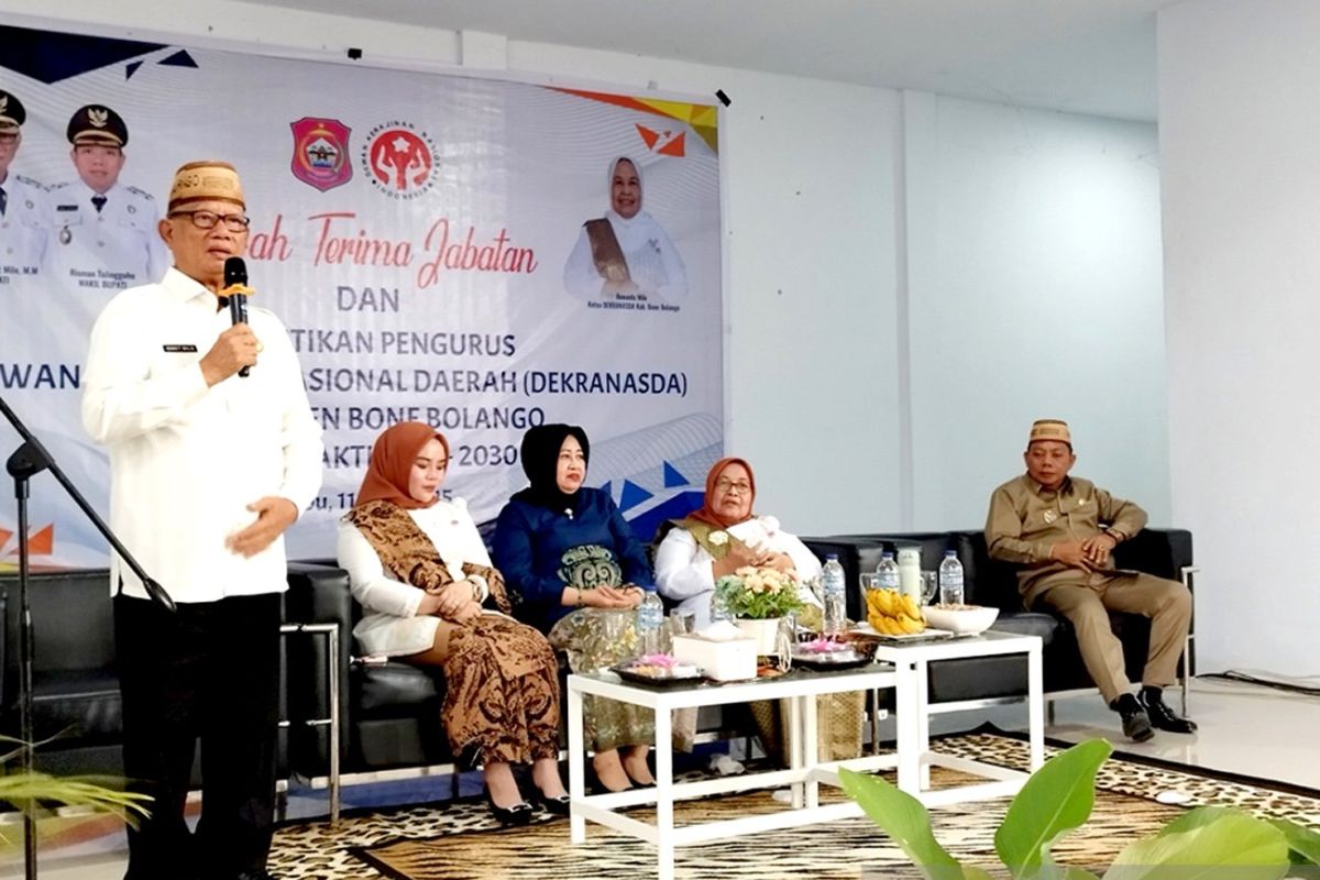 Bupati ajak Dekranasda Bone Bolango ciptakan lapangan kerja