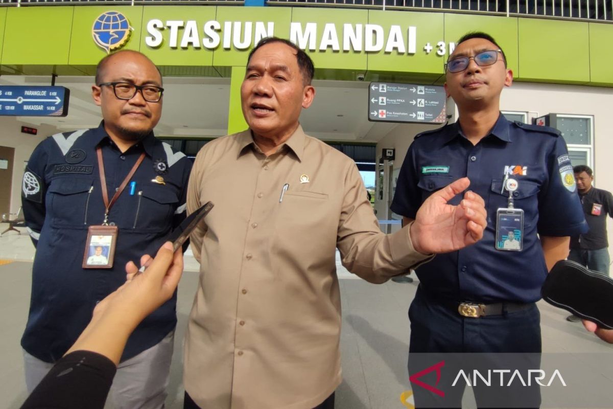 Komisi VII DPR RI harapkan jalur KA Makassar-Parepare dituntaskan 