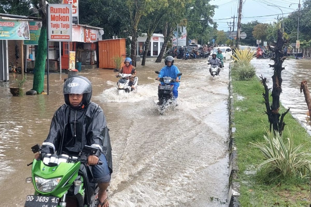 Bencana hidrometeorologi picu ratusan korban di awal Juni