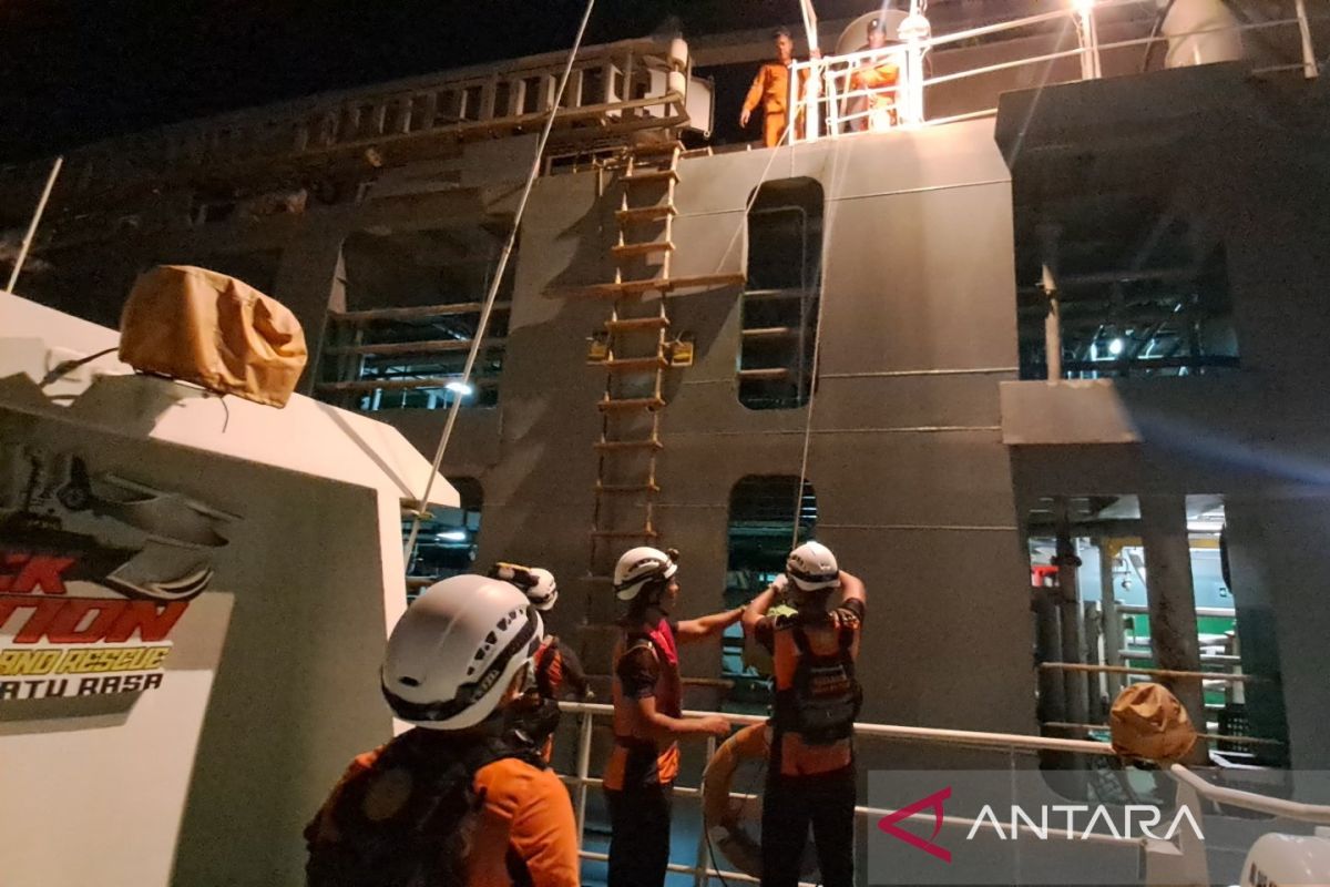 SAR Babel evakuasi ABK MV Friesian Express di Perairan Lingga Kepri