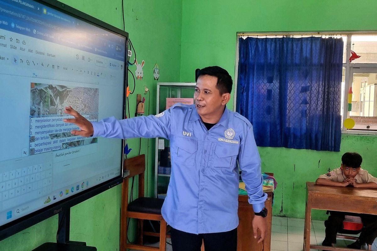 Kemendikdasmen: Penyaluran smartboard dukung pembelajaran mendalam