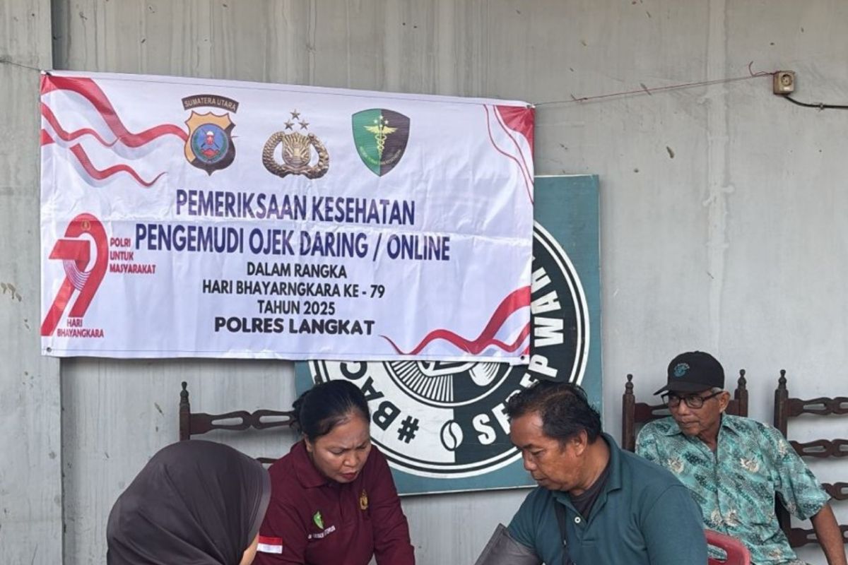 Polres Langkat gelar  pemeriksaan kesehatan kepada pengemudi ojek dan betor