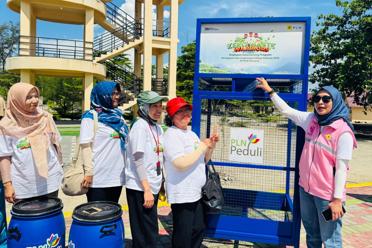 Srikandi PLN Babel tunjukkan kepedulian terhadap kelestarian alam lewat 