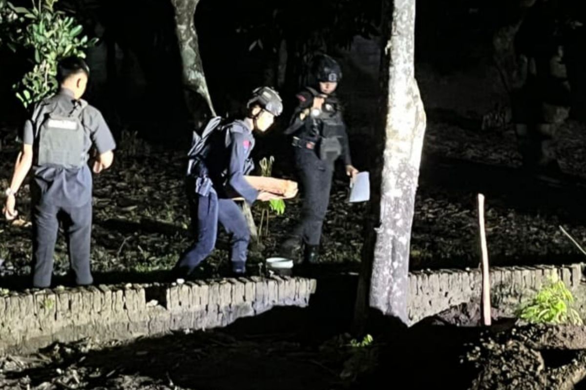 Tim Gegana Polda DIY lakukan peledakan granat diduga peninggalan jaman perang