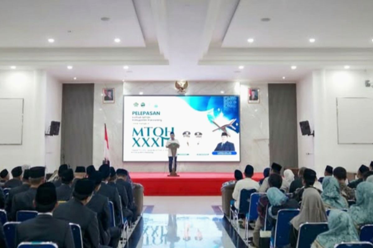 Bupati Karawang lepas 127 kafilah peserta MTQH tingkat  Jabar