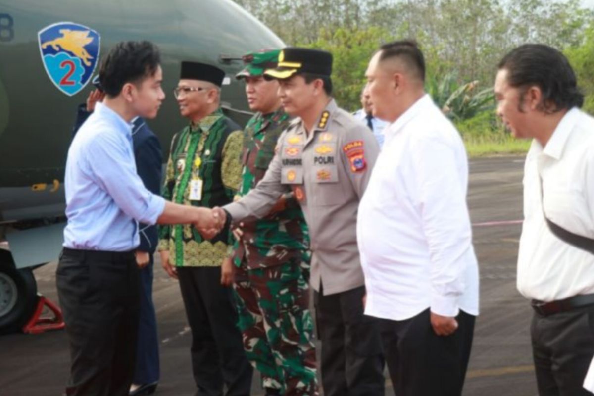 VP Gibran lands in Tabalong, continues to Muara Kate