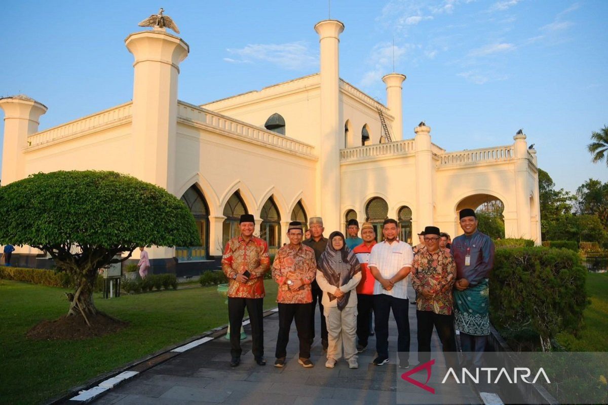 Kunker ke Siak, Hendry Munief dan Bupati Afni Gagas Kawasan Strategis Pariwisata Nasional (KSPN) Kota Siak