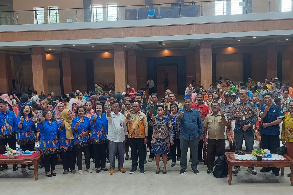 Wali Kota Sorong tegaskan tidak ada pungutan pada penerimaan siswa baru