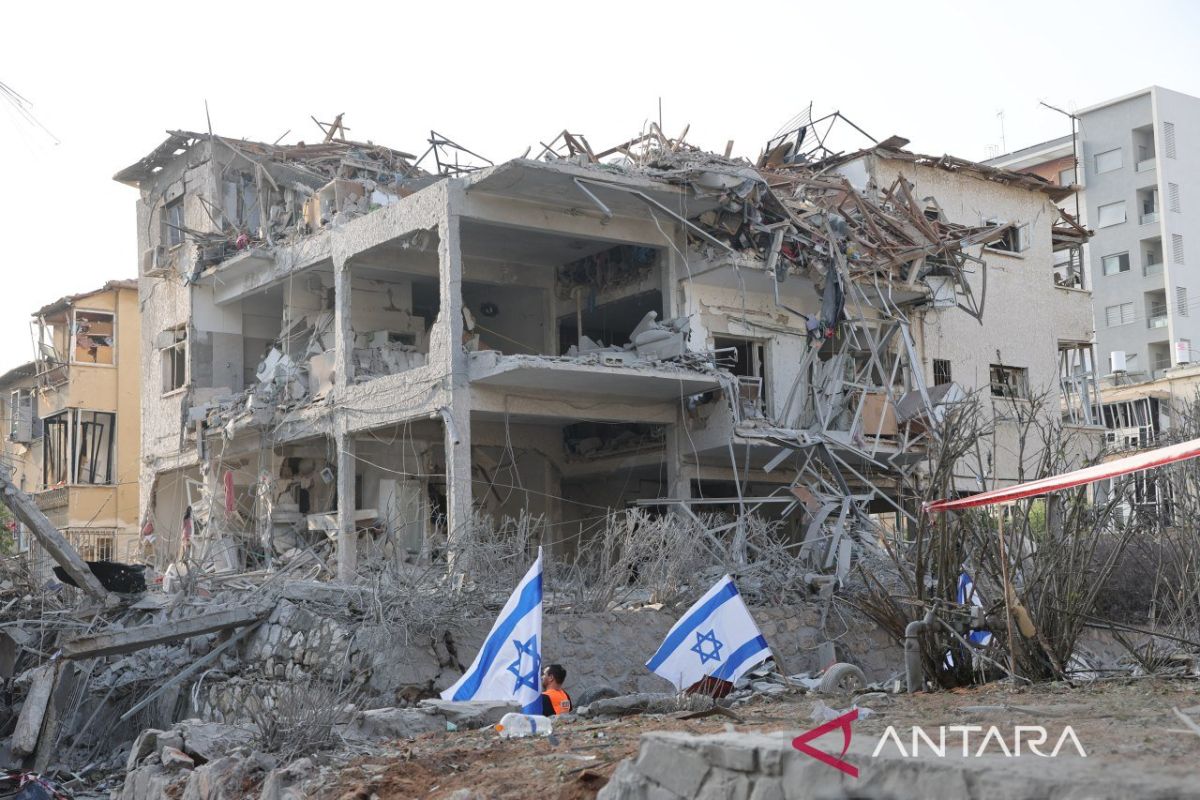 Iran ancam gempur Israel lebih keras jika diserang lagi