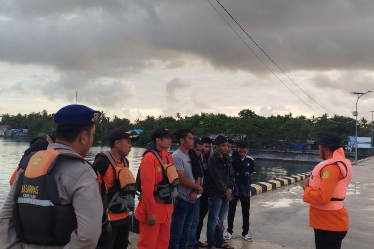 SAR evakuasi enam penumpang kapal yang kecelakaan di Wakatobi