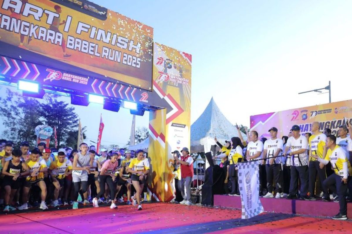 Hidayat Arsani lepas ribuan peserta Bhayangkara Babel Run 2025