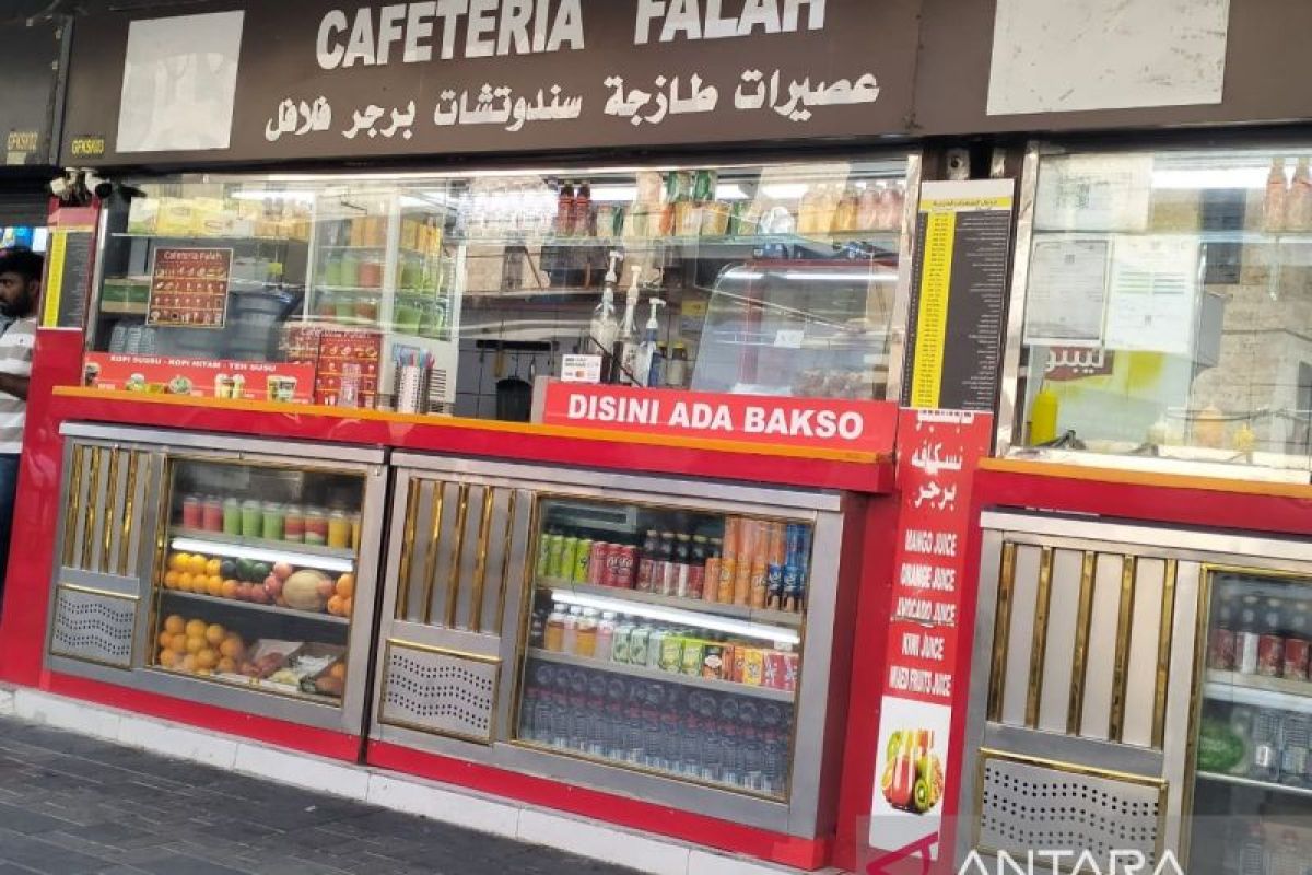Rupiah laku lho di Pasar Al Balad kawasan bersejarah Jeddah