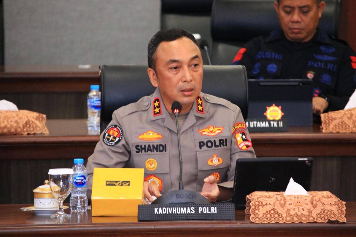 Polri beri layanan  kesehatan gratis bagi ribuan orang pada Senin