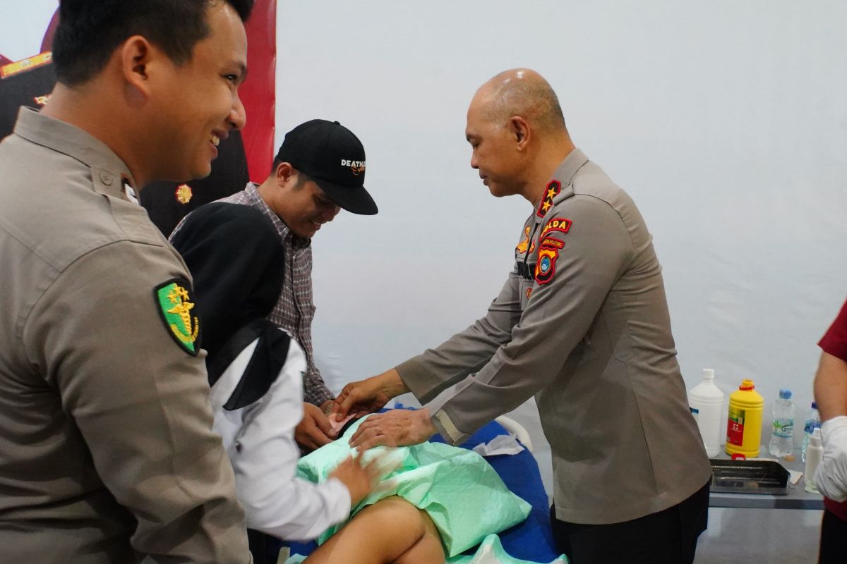 HUT ke-79 Bhayangkara, puluhan anak ikuti khitanan massal Polda Babel