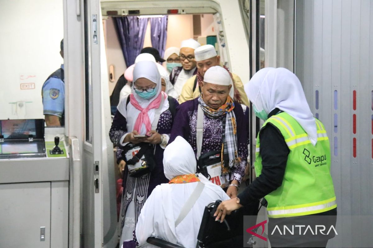 Seorang haji asal Debarkasi Padang wafat saat pulang ke Indonesia