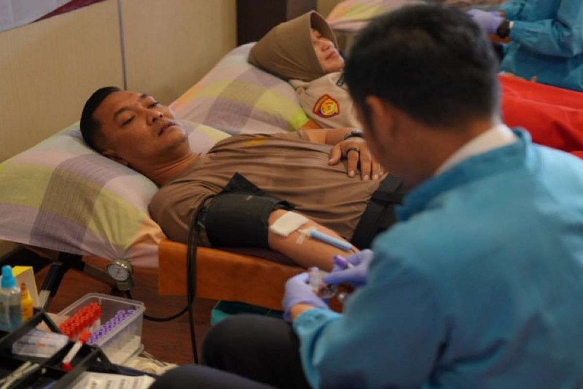 Polres Batang giatkan  gerakan donor darah sambut HUT Bhayangkara