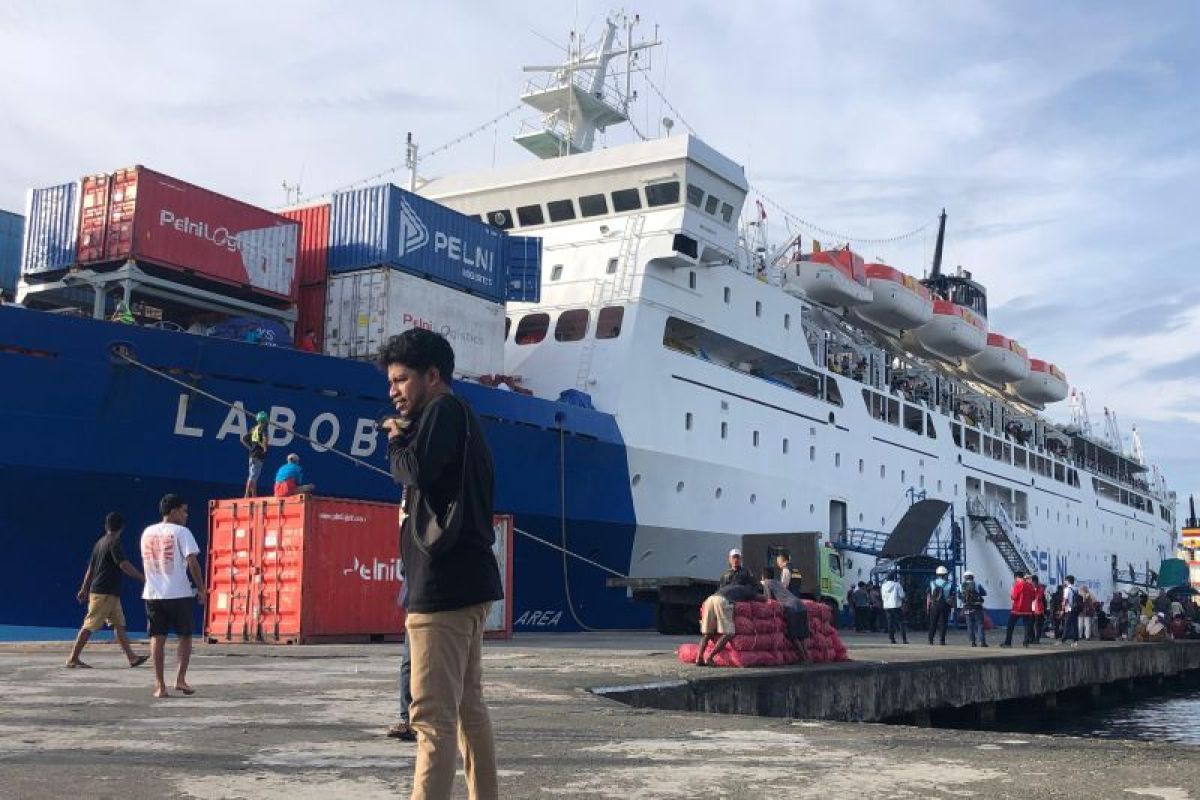 Pelni Ambon  berlakukan potongan harga tiket kapal sebesar 50 persen