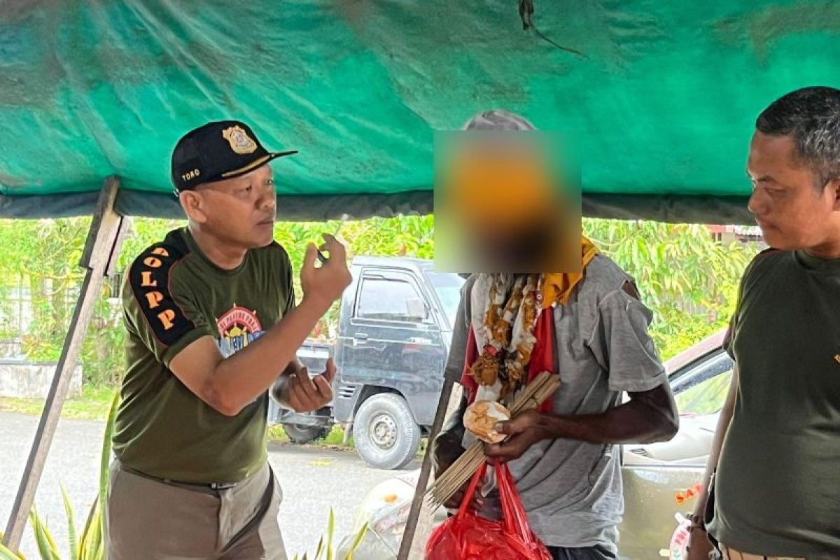 Satpol PP dan Dinsos Pontianak evakuasi ODGJ di Jalan Rajawali