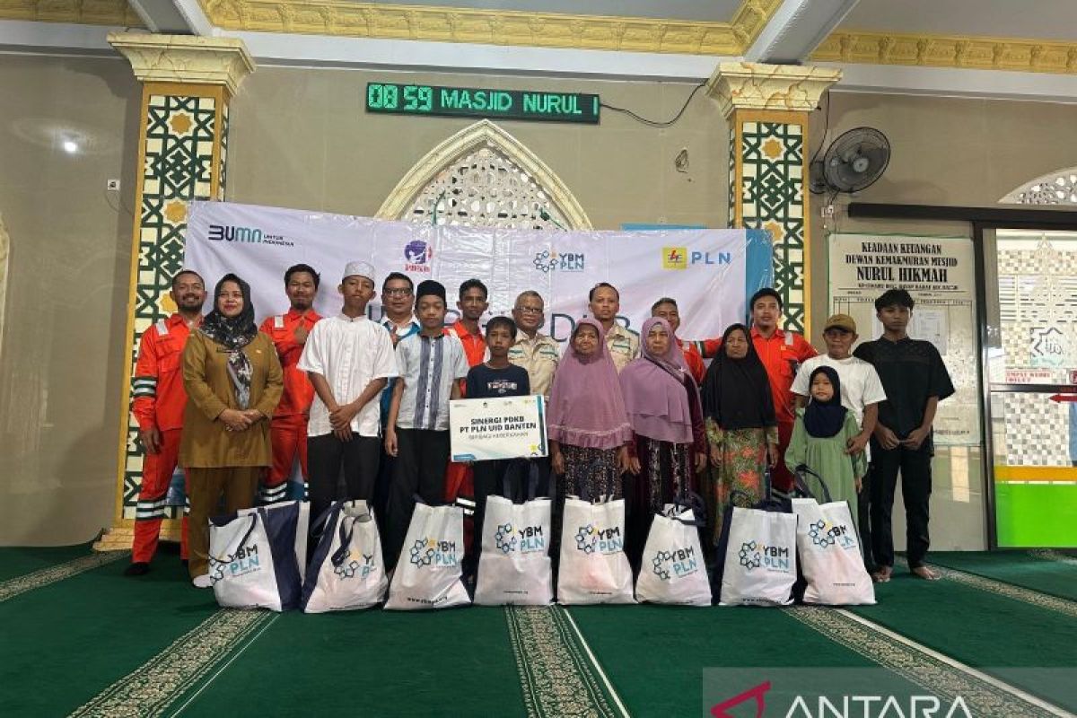 PLN Banten perkuat layanan sosial di ujung selatan Jawa