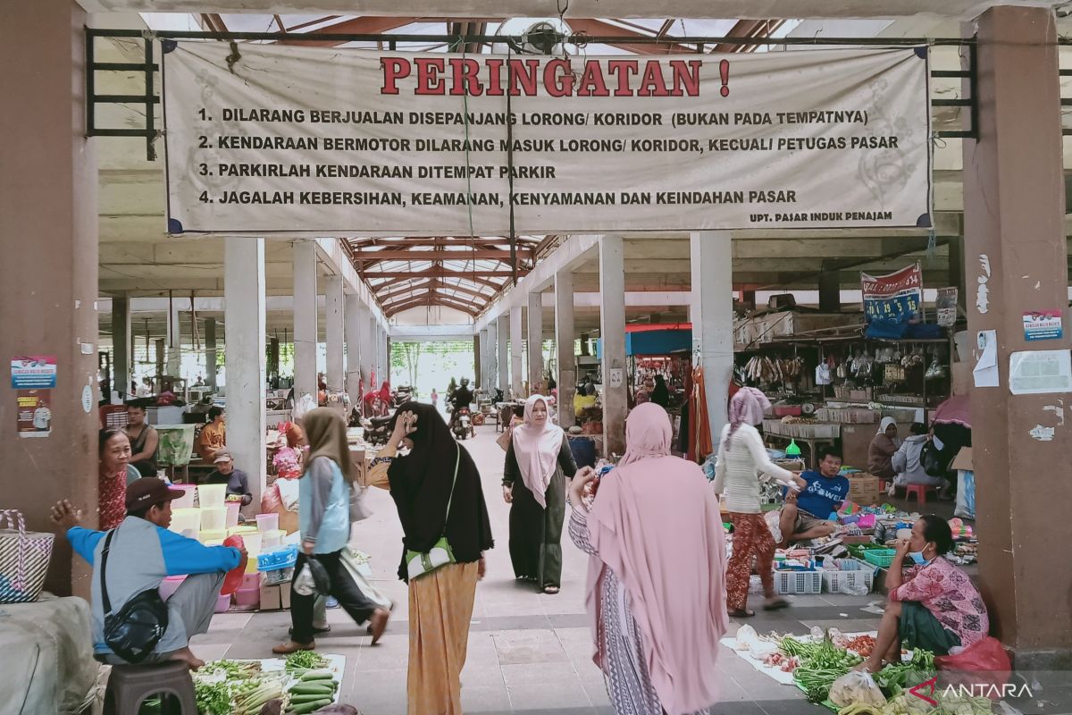 Kabupaten Penajam  turunkan petugas tera ulang alat ukur pedagang