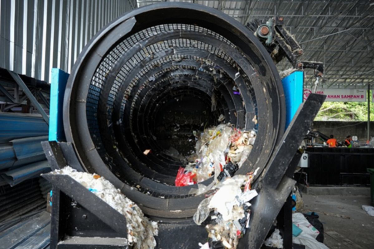 Jangjo kampanyekan "Junk Revolution" untuk mengatasi masalah sampah